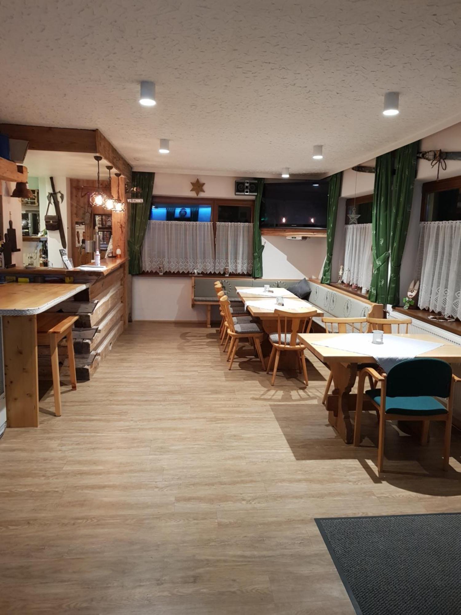 Tattoo Pension Mit Restaurant Und Tattoo-Studio Mortschach Ngoại thất bức ảnh