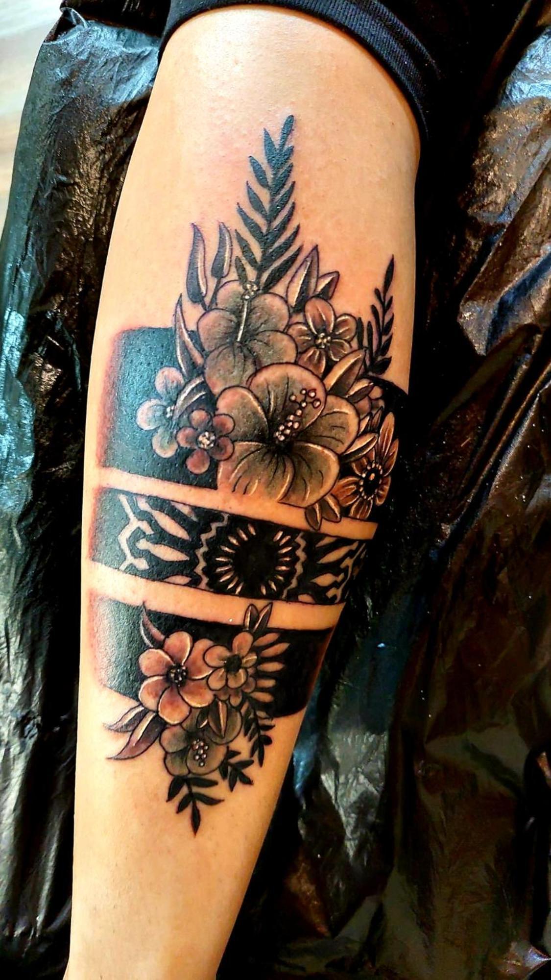 Tattoo Pension Mit Restaurant Und Tattoo-Studio Mortschach Ngoại thất bức ảnh